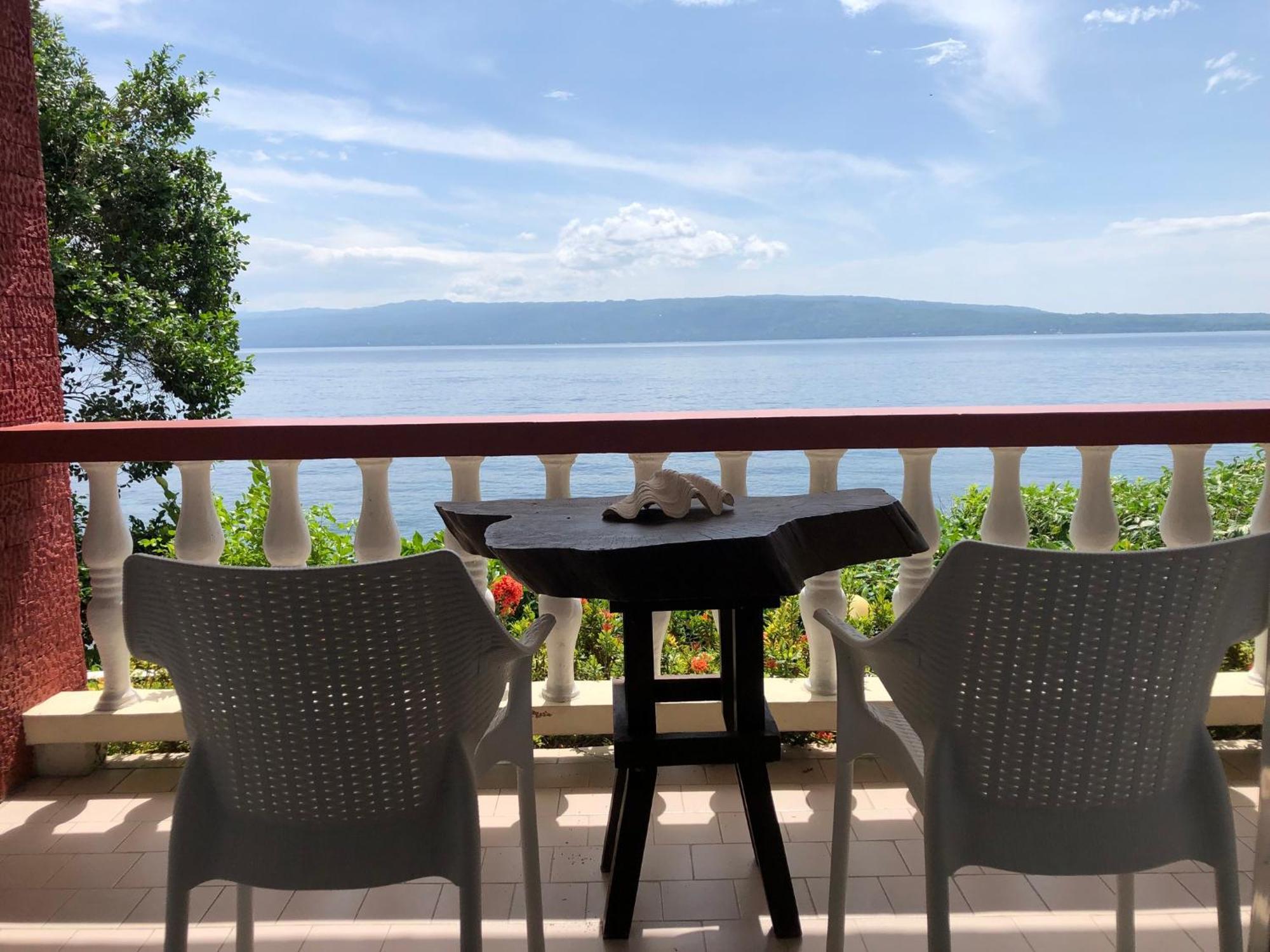 Wuthering Heights Bed & Breakfast By The Sea Dumaguete City Экстерьер фото